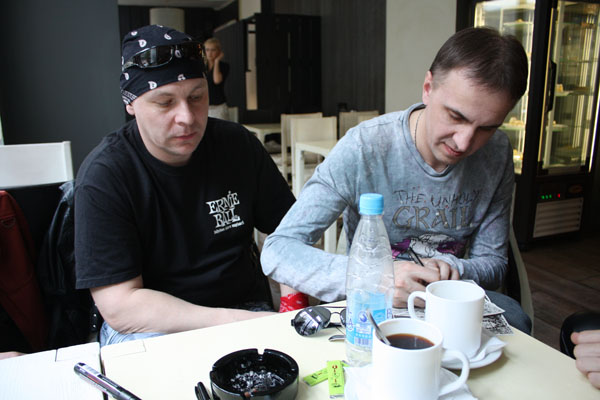 Музыканты группы Паранойя - Владимир Соколов и Олег Милованов - на интервью 26.04.09